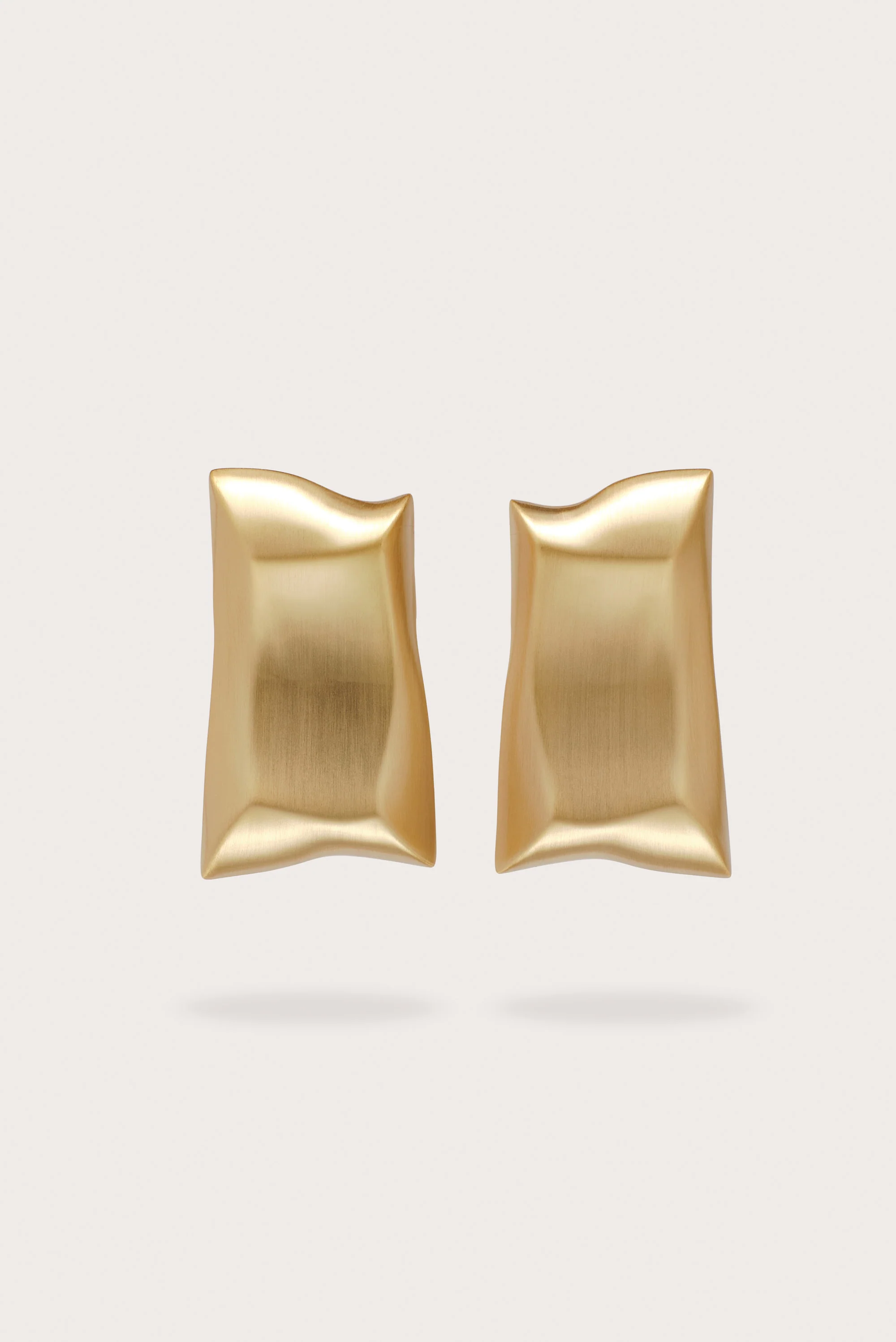 ALAYA EARRING - BRUSHED BRASS