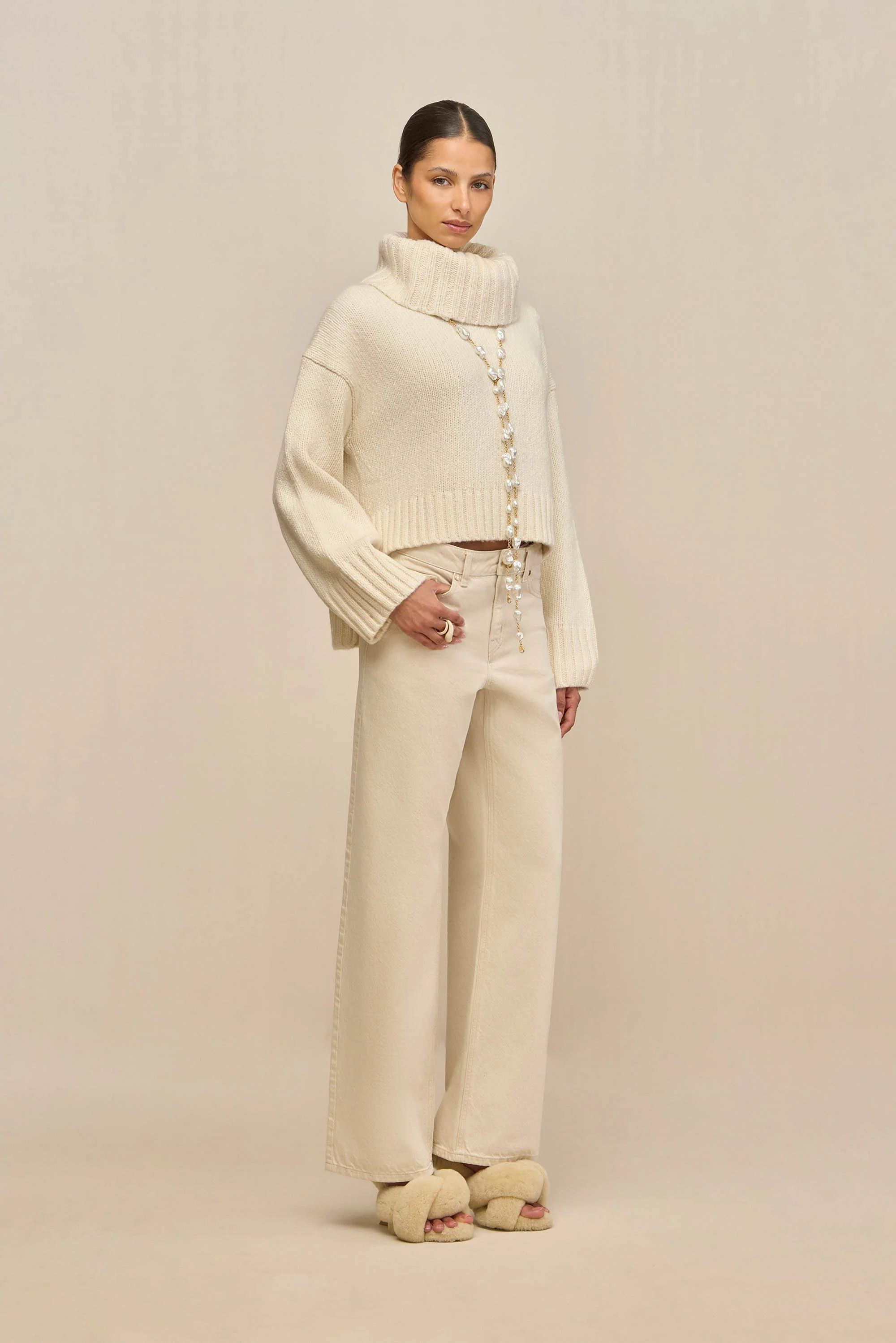 BELANA SWEATER - OFF WHITE - Image 4