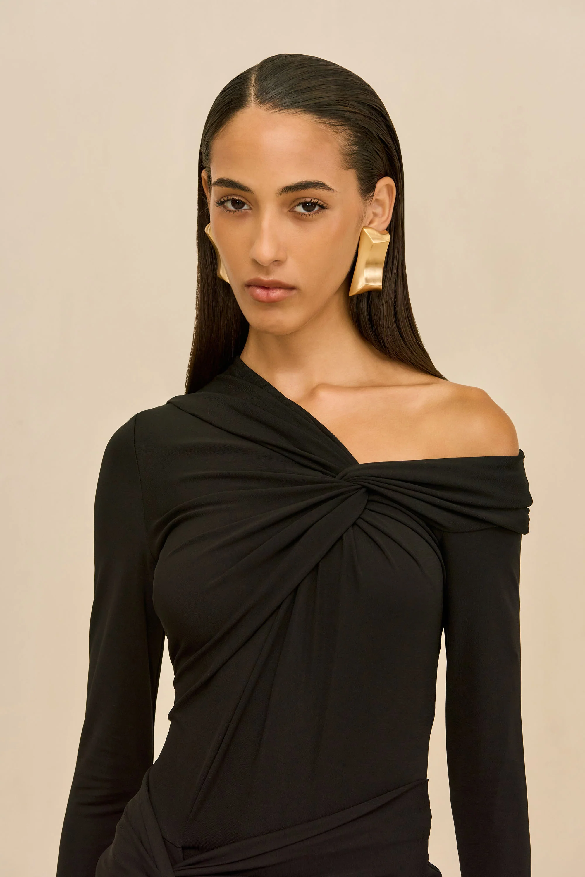DELAINEY GOWN - BLACK - Image 3