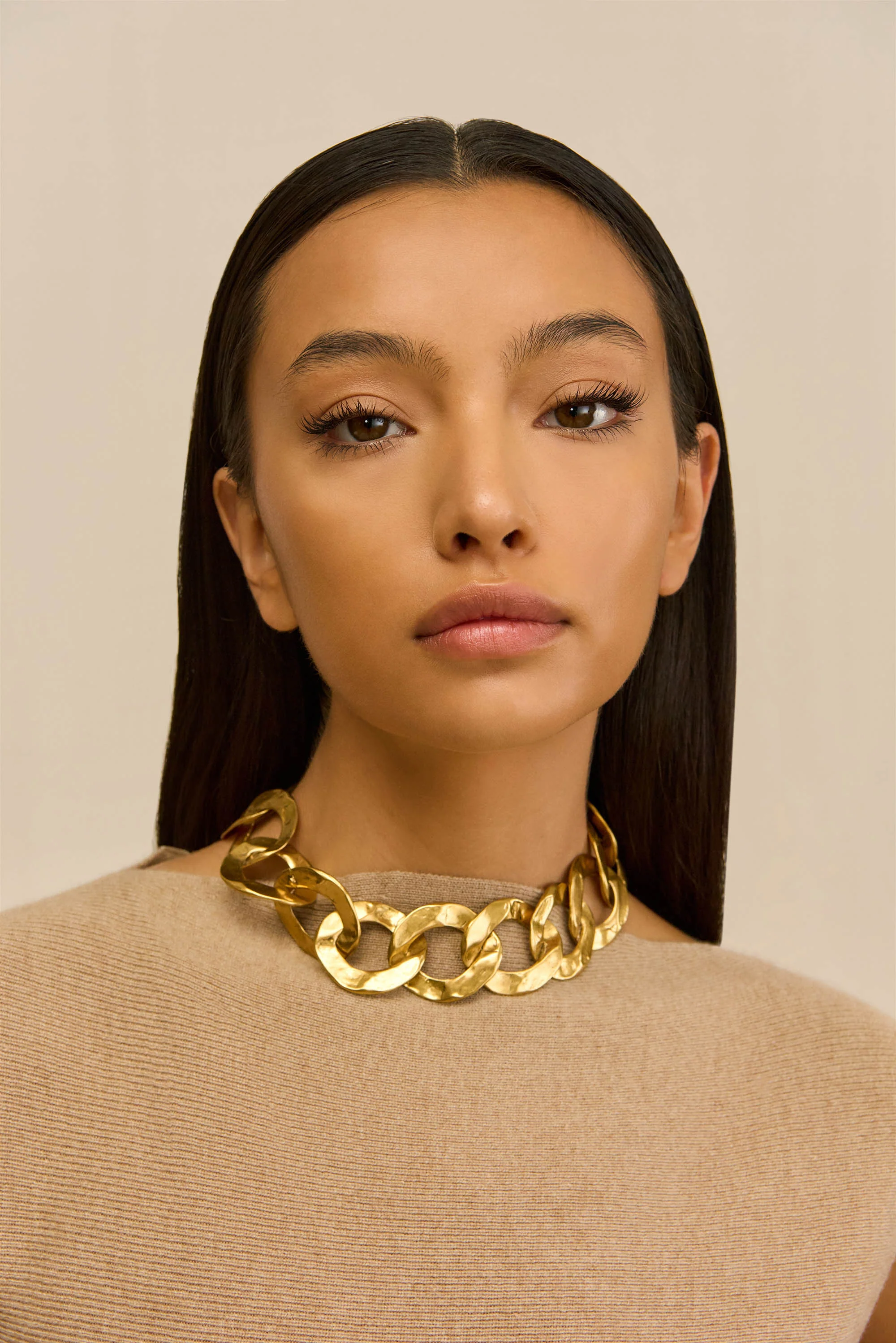 DULCE CHOKER NECKLACE - ANTIQUE BRASS - Image 2
