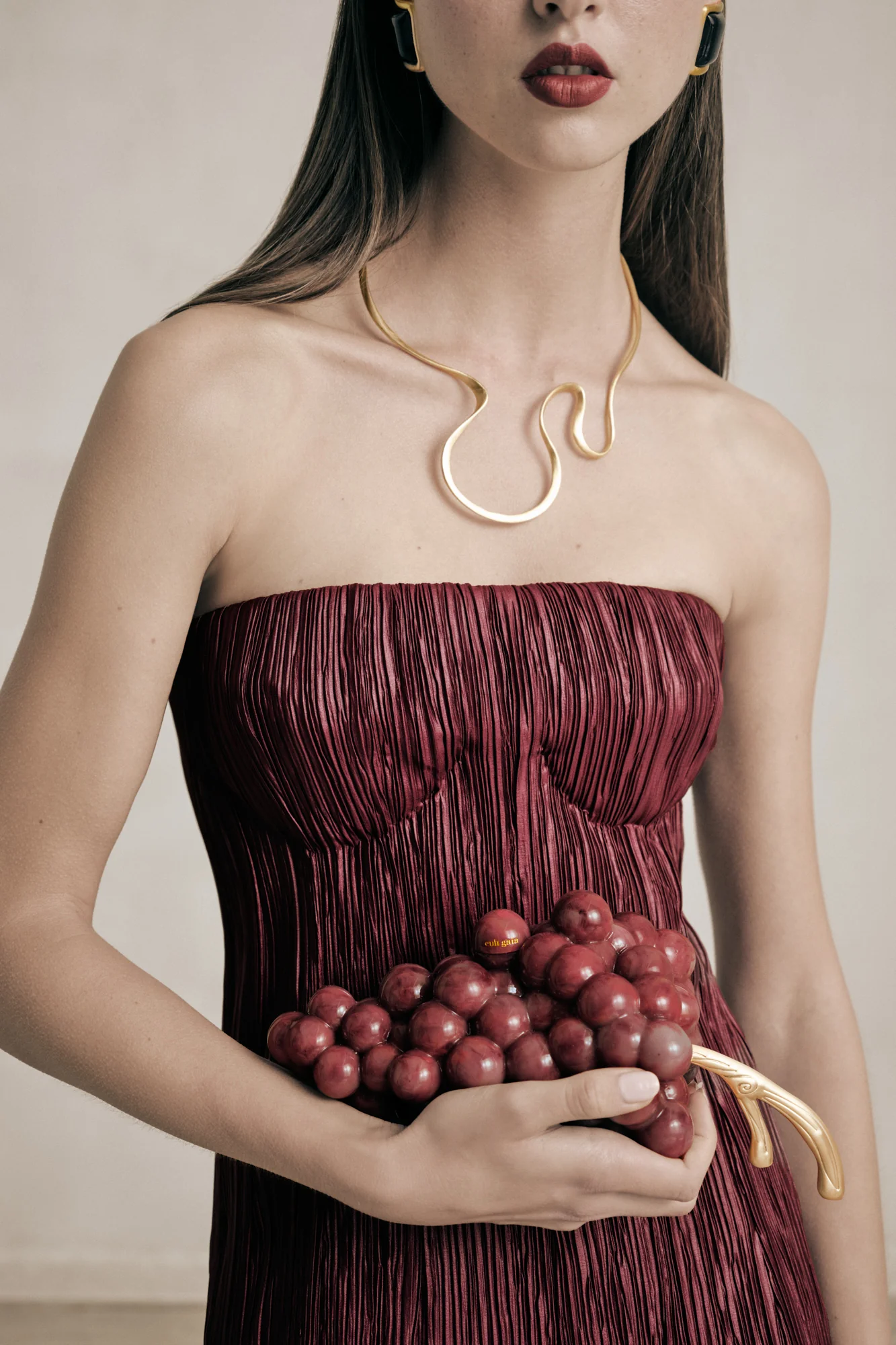GRAPE CLUTCH - CRIMSON - Image 2