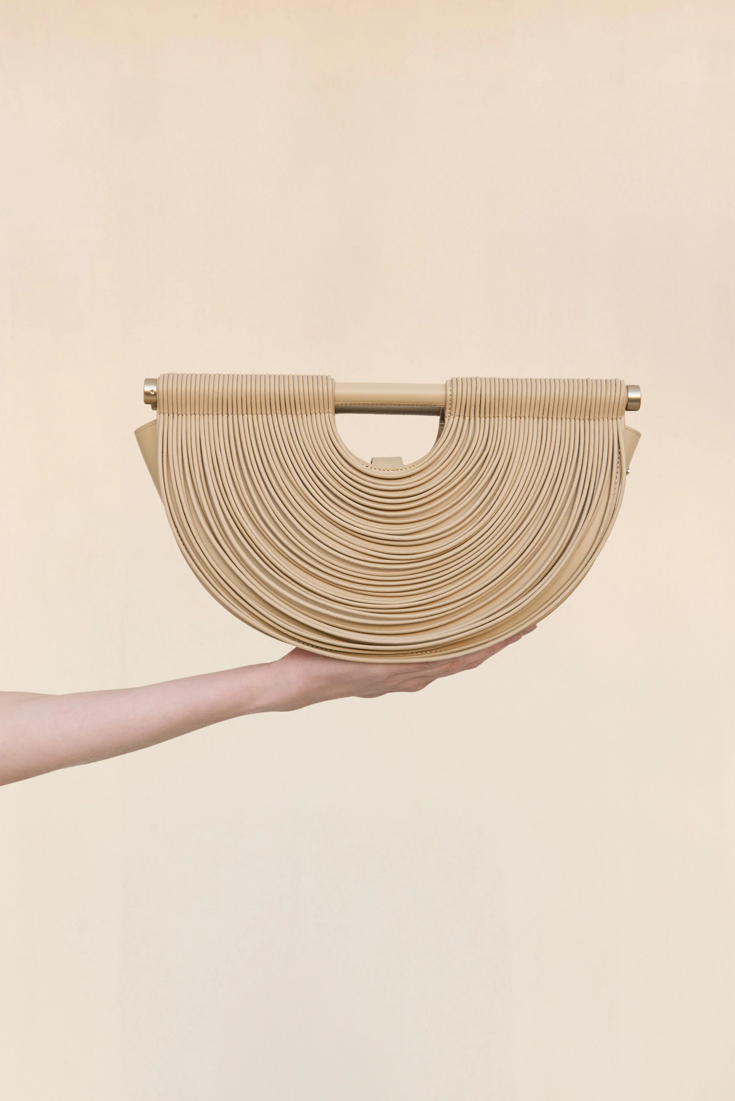 LOU CLUTCH - SAND - Image 4