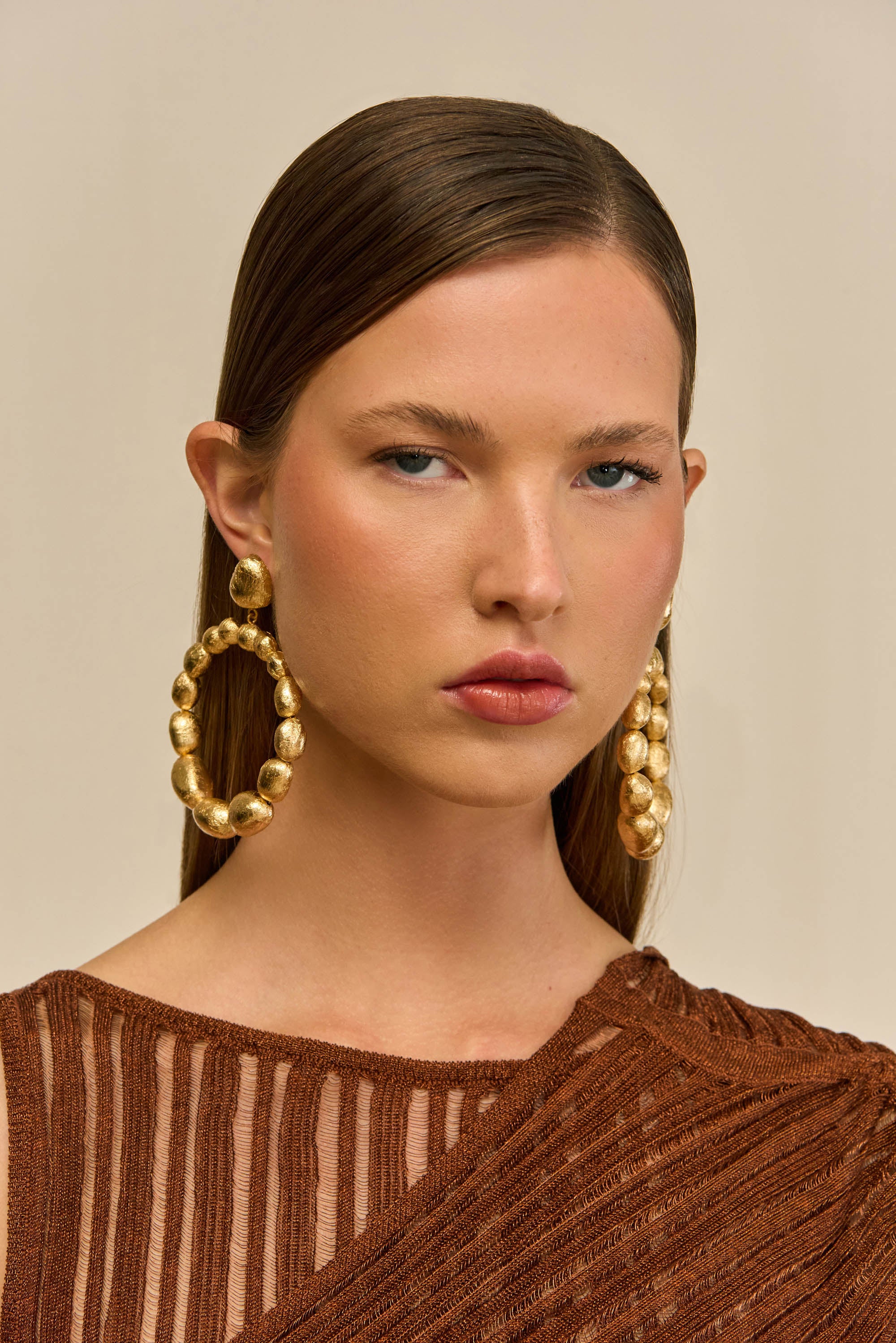 SIRA EARRING - GOLD FOILED WOOD - Image 4