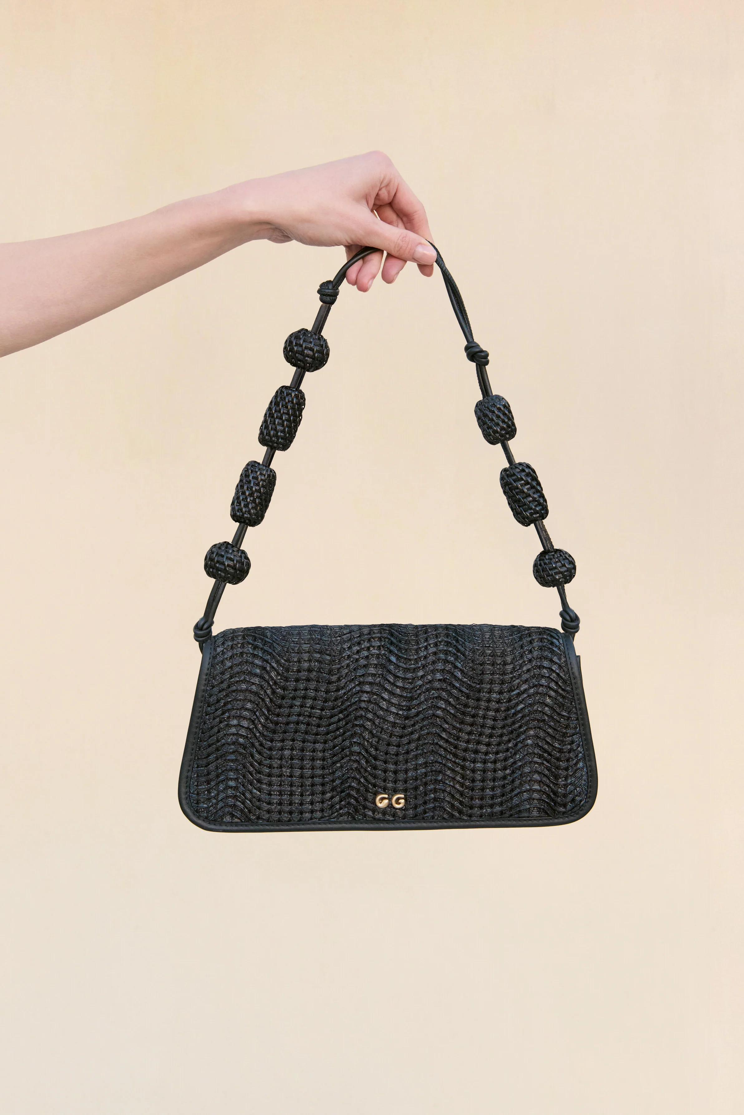 SUNNIVA SHOULDER BAG - BLACK - Image 4