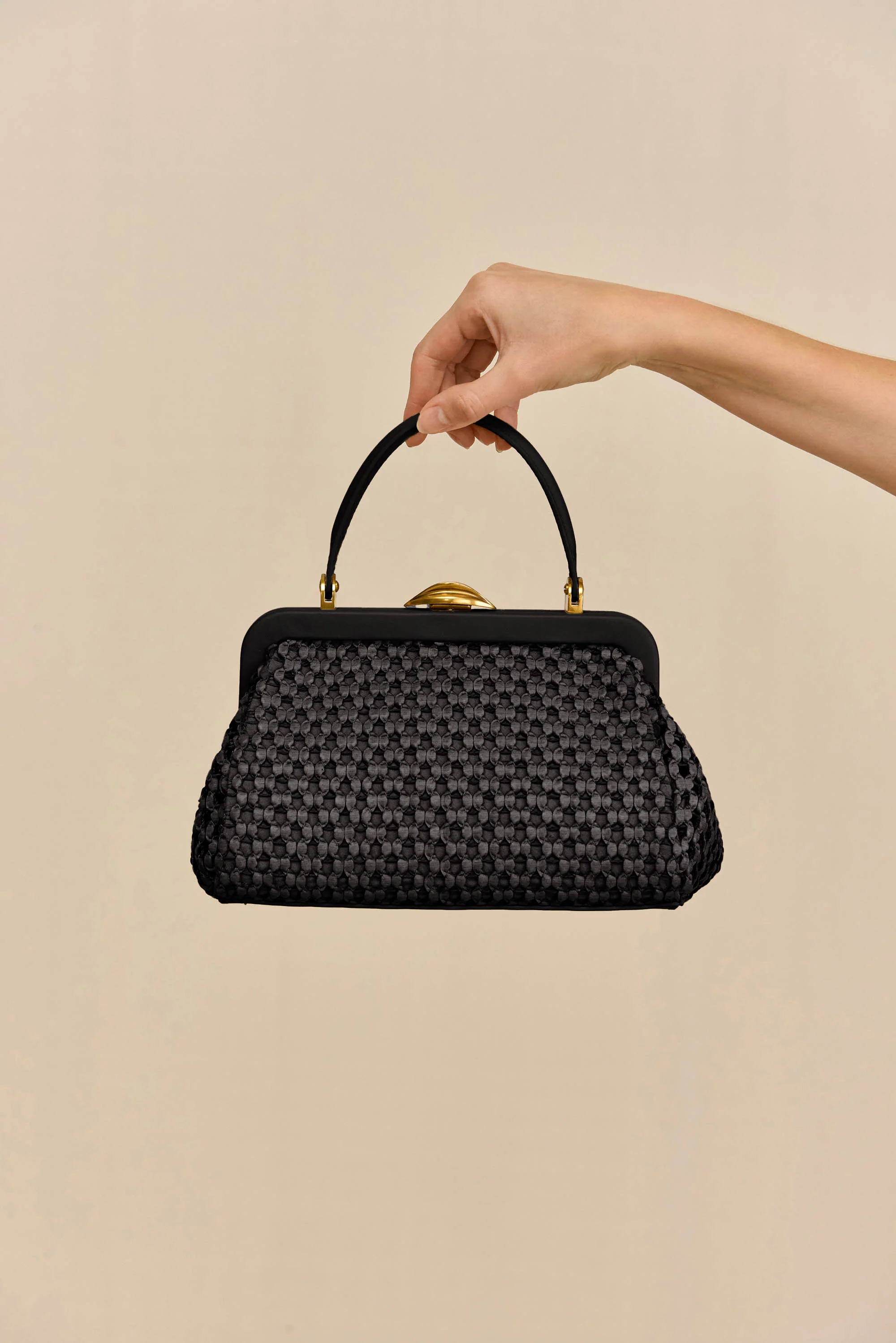 ZUMA CROSSBODY BAG - BLACK - Image 2